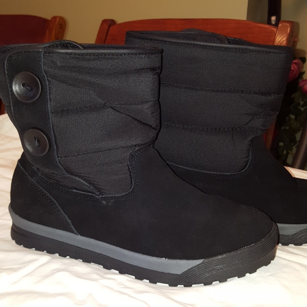 BRAND NEW Lands End Boots  Never Worn.